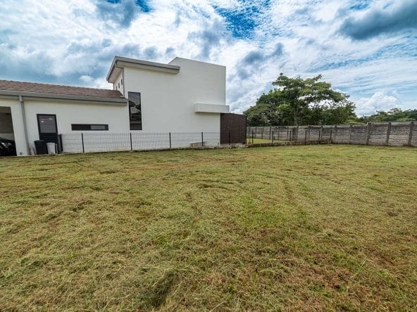 Lote de 517 m2 a la venta en Condominio Los Castillos en La Guacima.