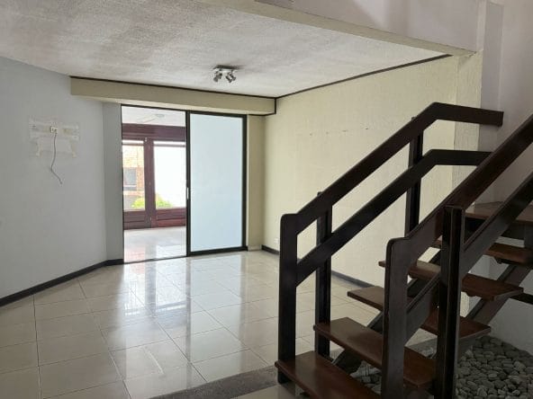 Casa independiente a la venta en Escazú. Remate bancario.